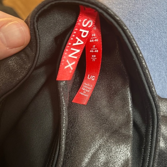 SPANXshape™ Faux Leather Leggings Womens Size L - Picture 3 of 5